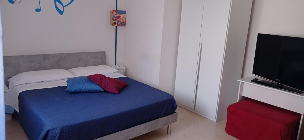 B&B Ale E Gio Пьомбино Экстерьер фото
